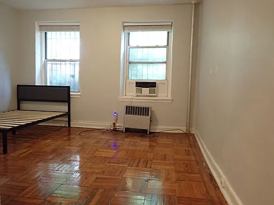 Rented by Levy Realty Group Inc | media 3