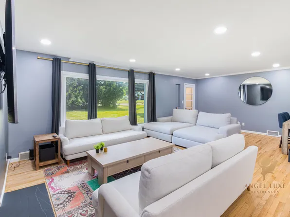 826 Michelson Rd, Rochester Hills, MI 48307