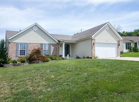 2nd image of 11 Bucktail Dr