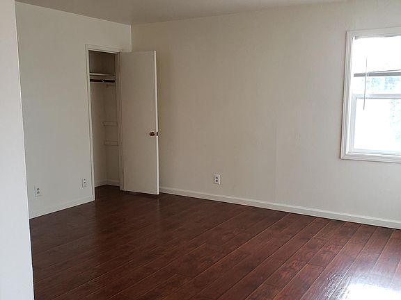 4th image of 872 Park Dr #4