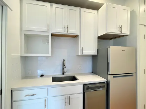 29 Green St #8, Jamaica Plain, MA 02130