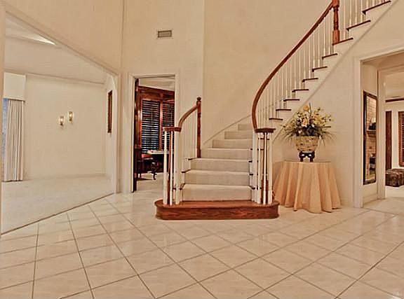 3rd image of 2304 Forest Hills Ct