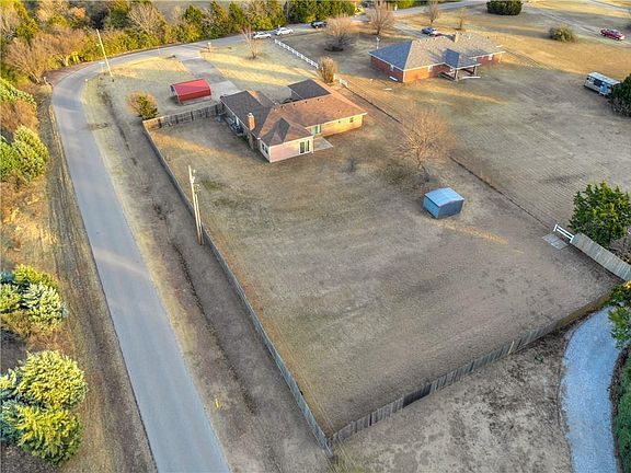 2nd image of 7021 N Prospect Ave