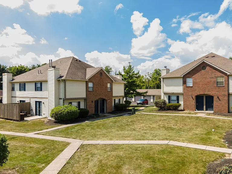 TOWNHOMES AT MCNAUGHTEN — Photo 9