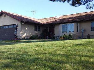 1350 Country Hill Rd, Santa Maria, CA 93455