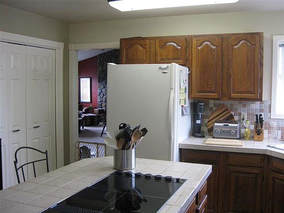 3rd image of 1130 SE Sandalwood Dr