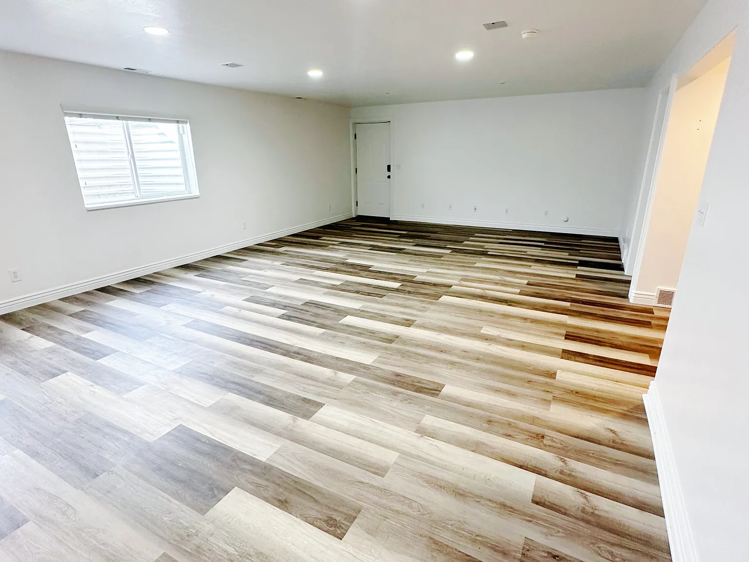 2786 South 1260 West - Syracuse - Basement Apartment — Photo 3