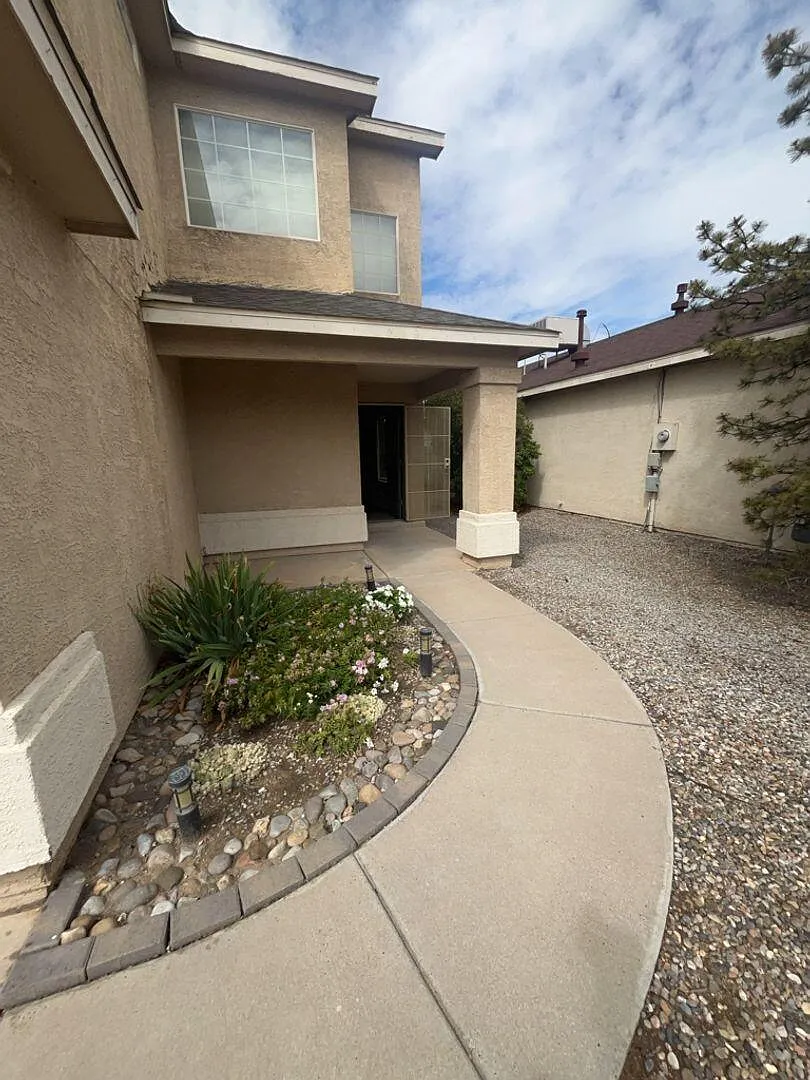3 bed, 2.5 bath, 1749 sqft, $2,225 — Photo 1