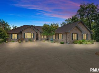 3508 Roosevelt Rd, Taylorville, IL 62568