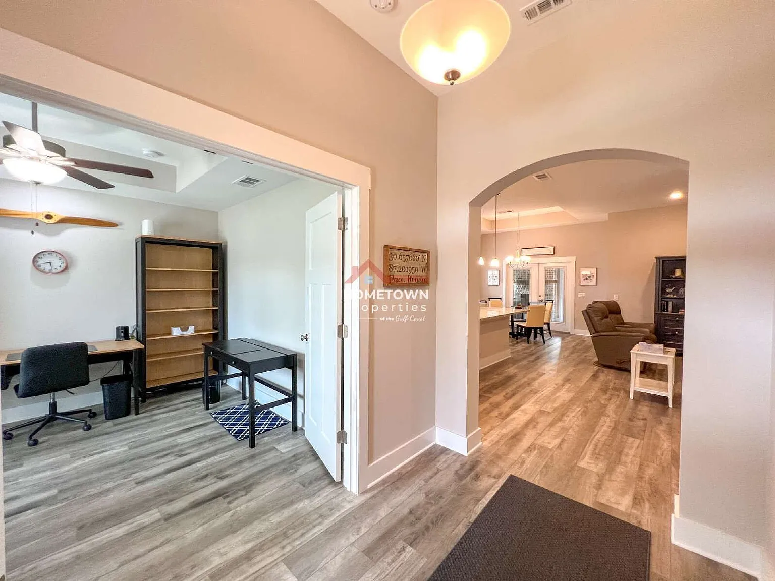3 bed, 2.0 bath, 1841 sqft, $3,200 — Photo 4