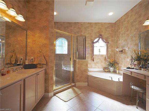 4th image of 8856 New Castle Dr