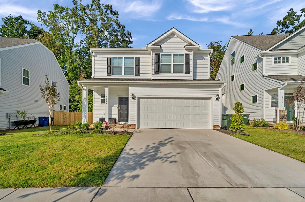 4 bed, 2.5 bath, 1940 sqft, $6,000 — Photo 2