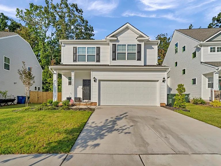 2113 Seneca Dr — Photo 2