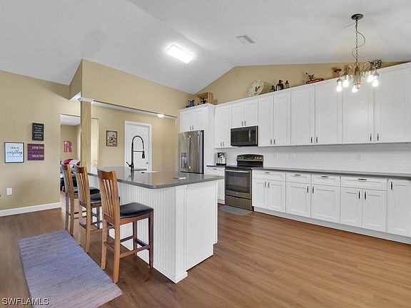 3rd image of 1319 Oak Ave