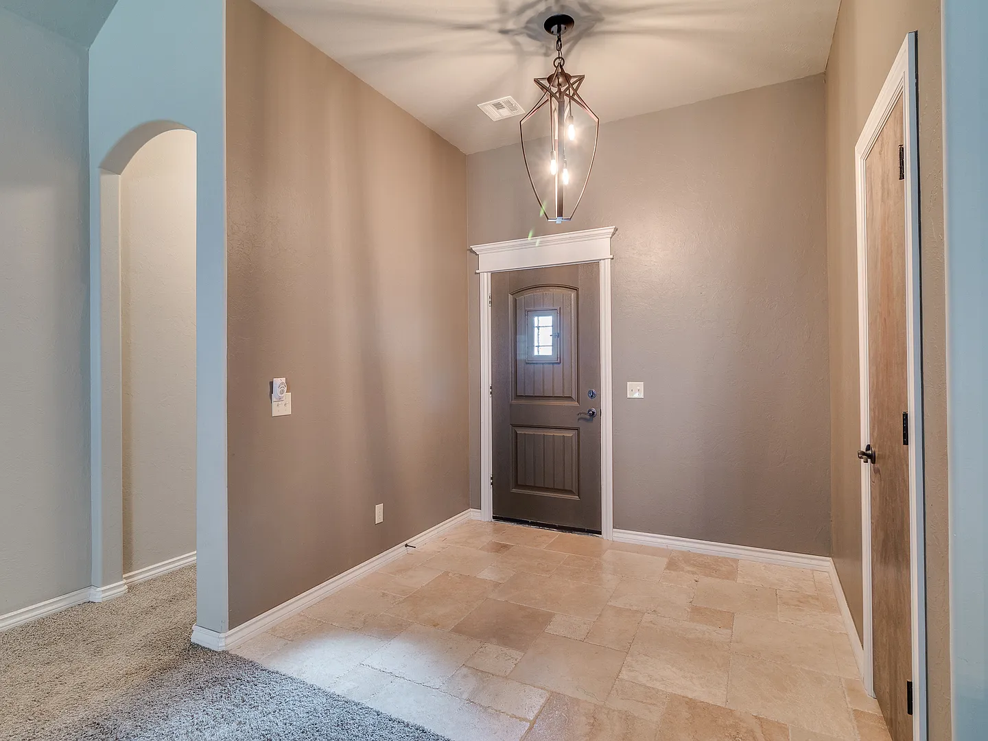 4 Bedroom Home - Edmond Schools- Excellent Location — Photo 4