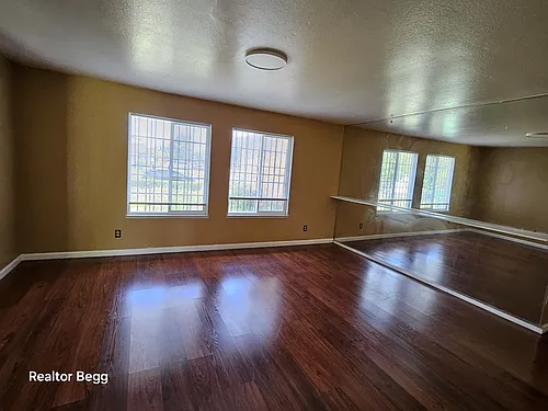 7329 Excalibur Cir Photo 1