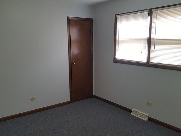 5th image of 8116 S Claremont Ave