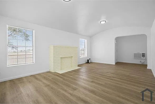 2 bed, 1100 sqft, $1,895 — Photo 3