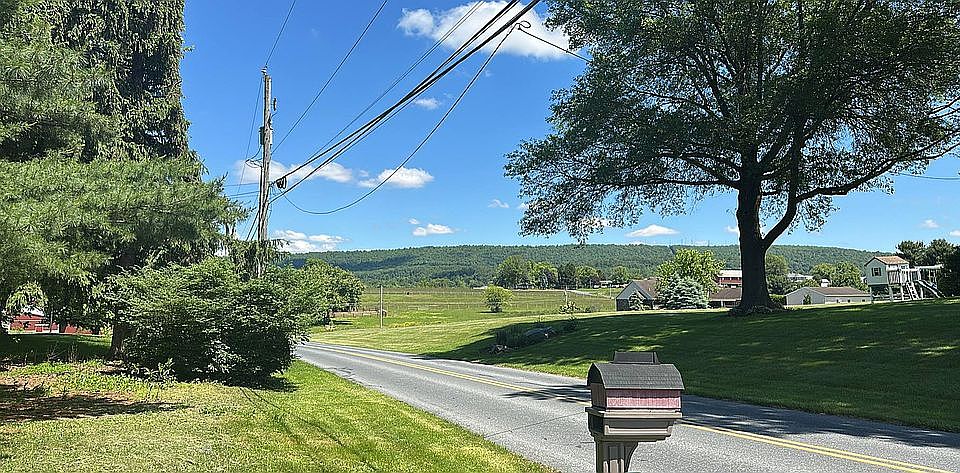 2nd image of 1762 Gish Rd