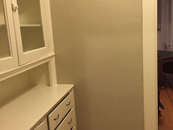 5th image of 514 Ludlow Ave #1