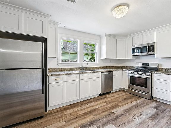 3rd image of 712 Avenue D