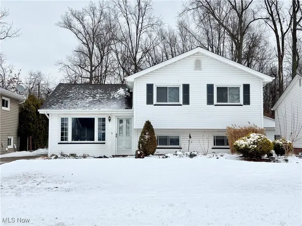 801 Charles St, Eastlake, OH 44095
