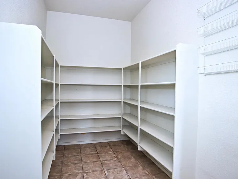 8833 S 13th Pl — Photo 13