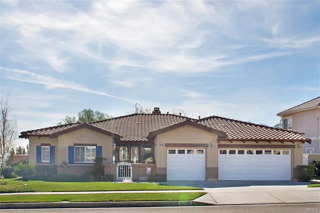 4 bed, 2905 sqft, $4,200 — Photo 1