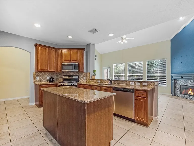 7 Ebony Oaks Pl — Photo 16