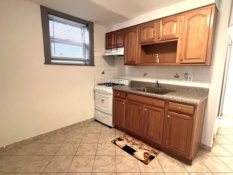 21-45 Steinway St #1F — Photo 1