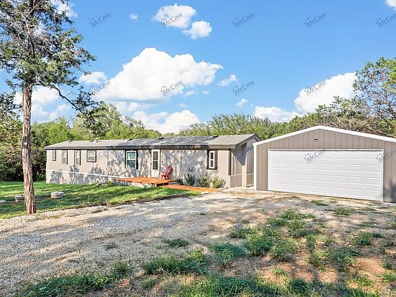 2nd image of 831 Arrowhead Ct