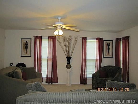 3rd image of 6218 Ginkgo Ln