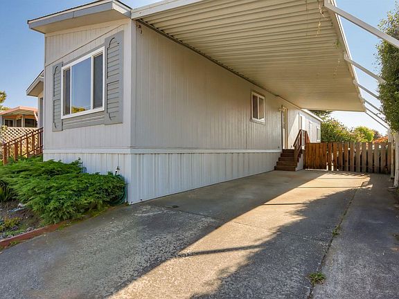 5th image of 31 Sea Breeze Dr #31