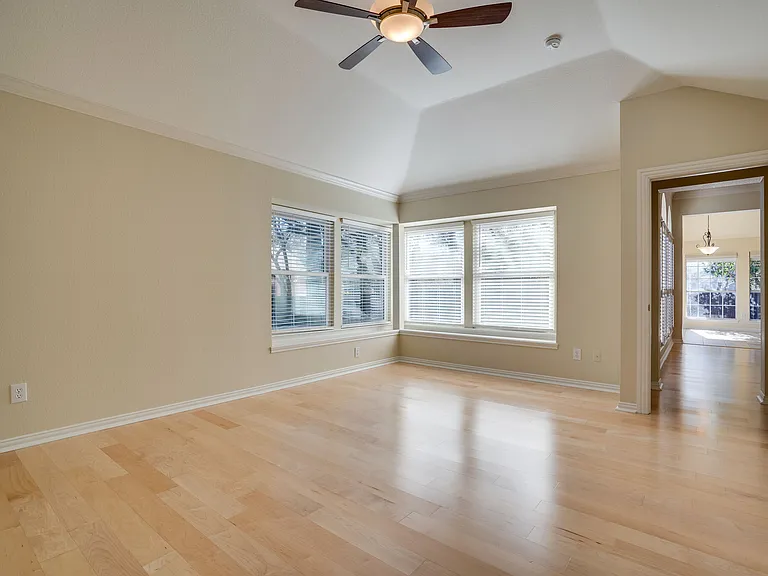 2724 Lakehollow Ln — Photo 16