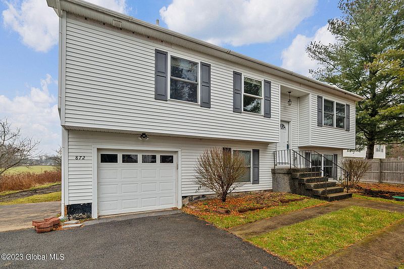 4th image of 872 Queen Ann Road