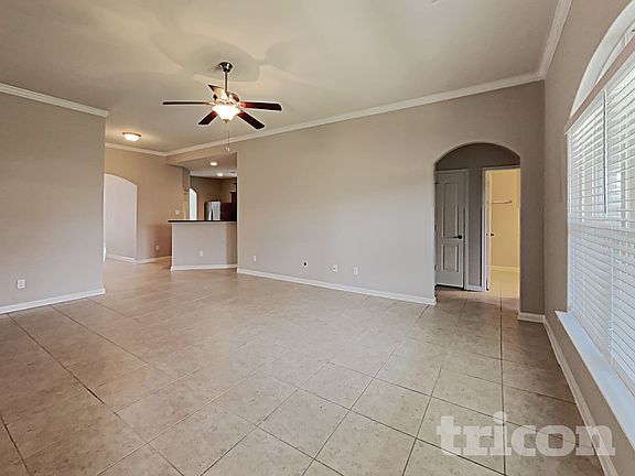3rd image of 2312 Redbud Dr