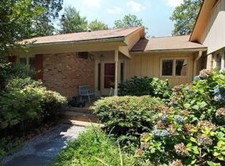 106 Pinewood Dr, West End, NC 27376