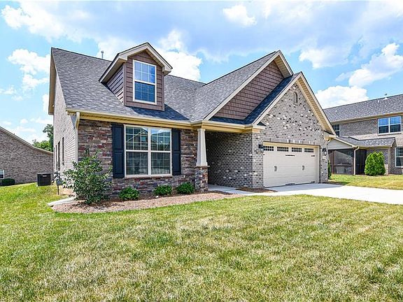 2nd image of 2399 Glenkirk Dr