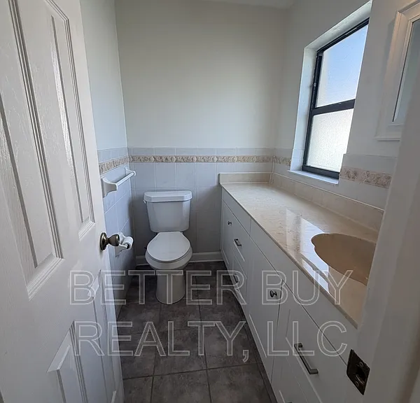 337 N 10th St — Photo 30