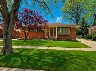 6206 Berwyn St, Dearborn Heights, MI 48127