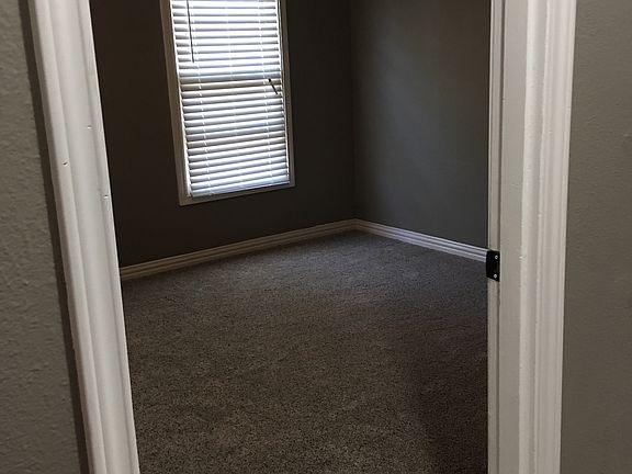 3rd image of 805 Zelda Dr