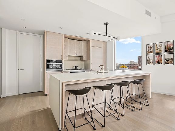3rd image of 1 City Poin APT 15F