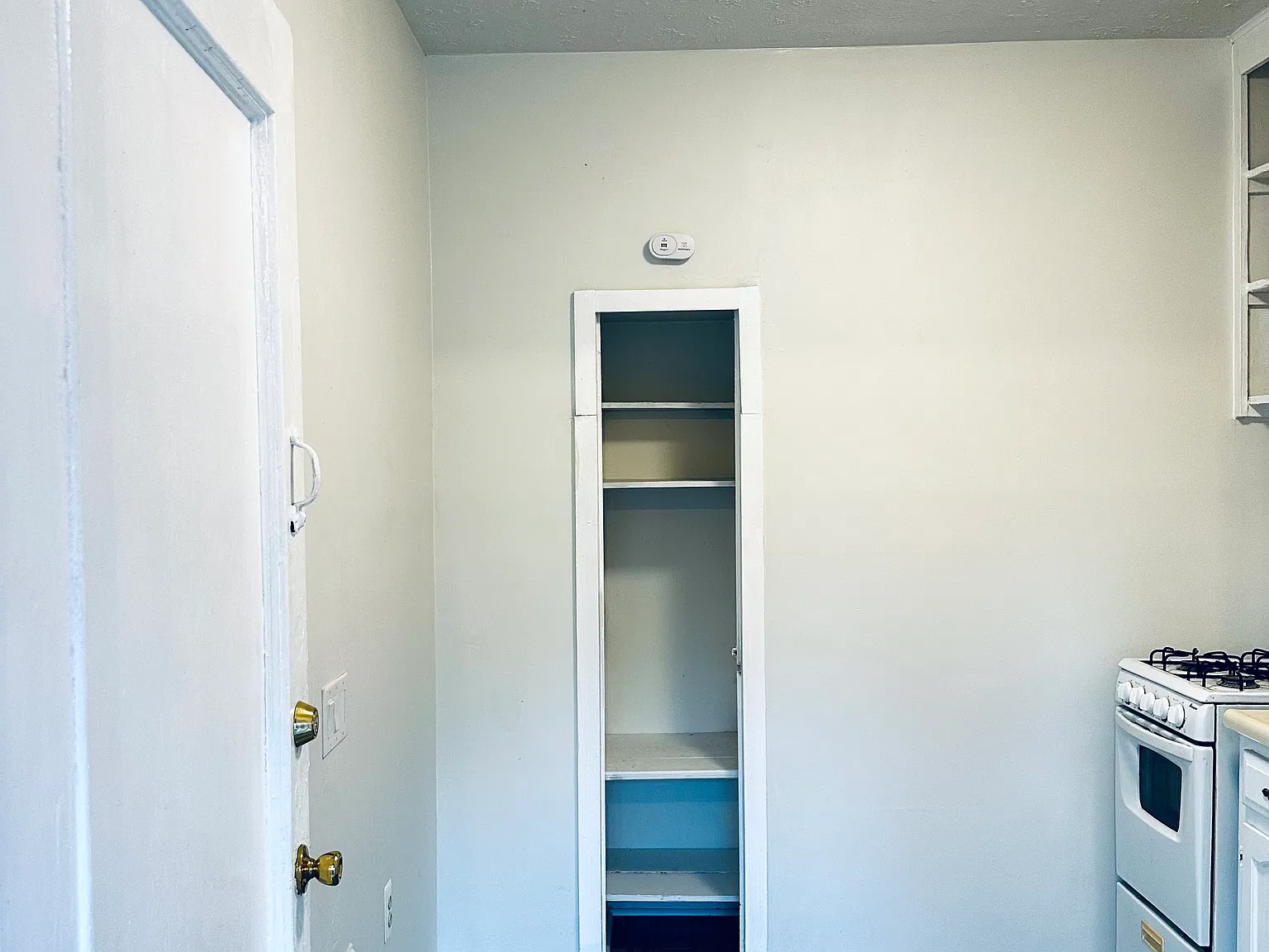 1 bed, 420 sqft, $1,000 — Photo 2