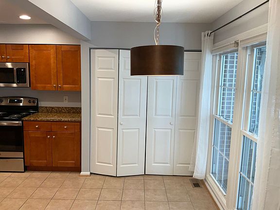 5th image of 3 Forest Landing Ct