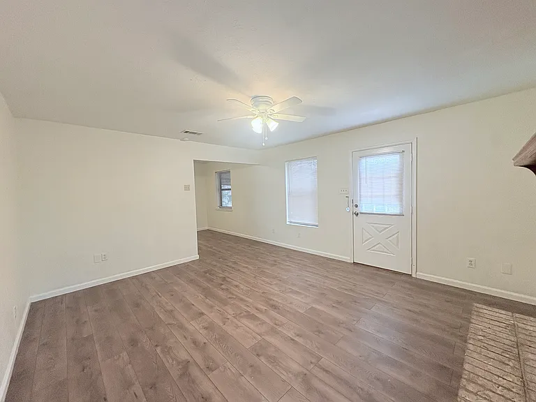 1004 Powell Rd — Photo 7