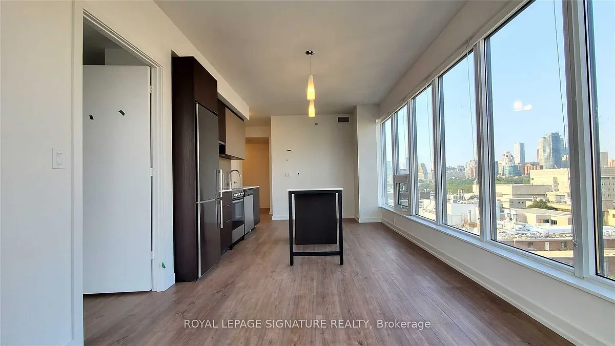 Building Photo - 203 College St #1108