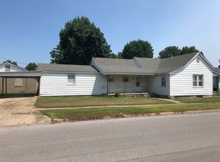 201 N 9th St, Herrin, IL 62948