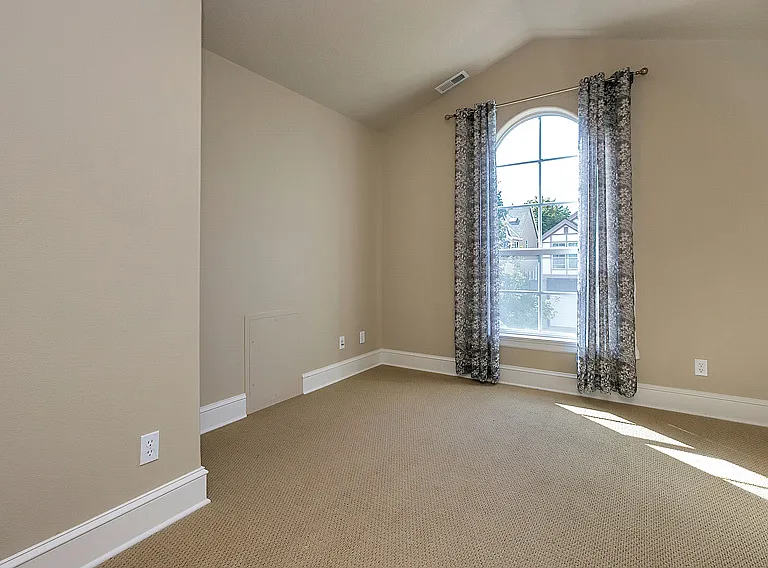 12649 NW Bayonne Ln — Photo 10