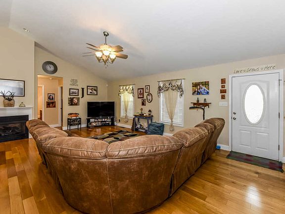 3rd image of 3678 Berryhill Dr