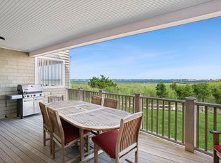 538 Dune Rd, Westhampton Beach, NY 11978